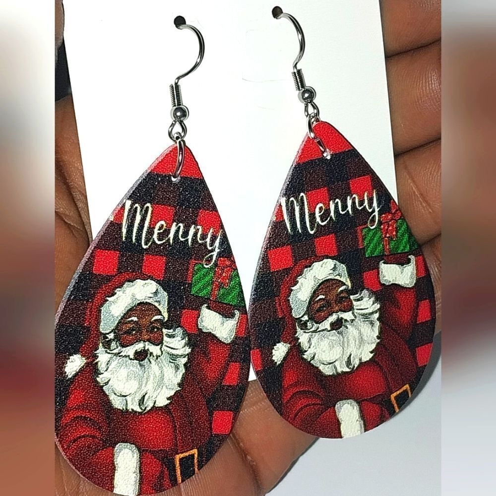 Super cute festive holiday earrings